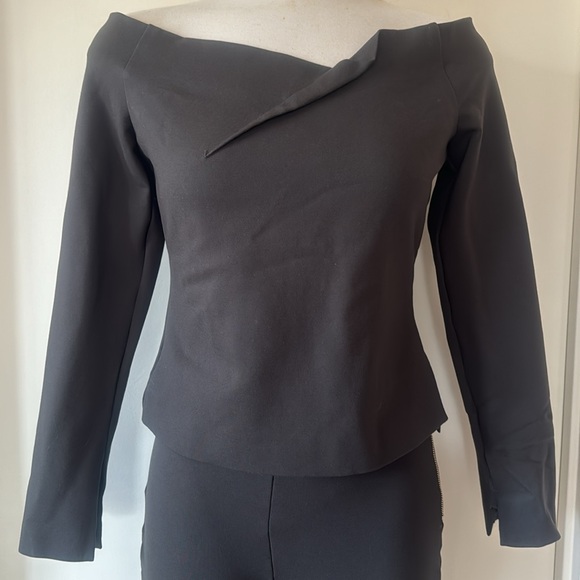 💕Marciano Taupe 2 Piece Athleisure Set Top 8, Slim Pants 4 EUC - Picture 2 of 13